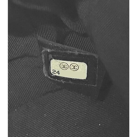 CHANEL Black Chevron Chain Shoulder Bag A-A26692 - Picture 9 of 11